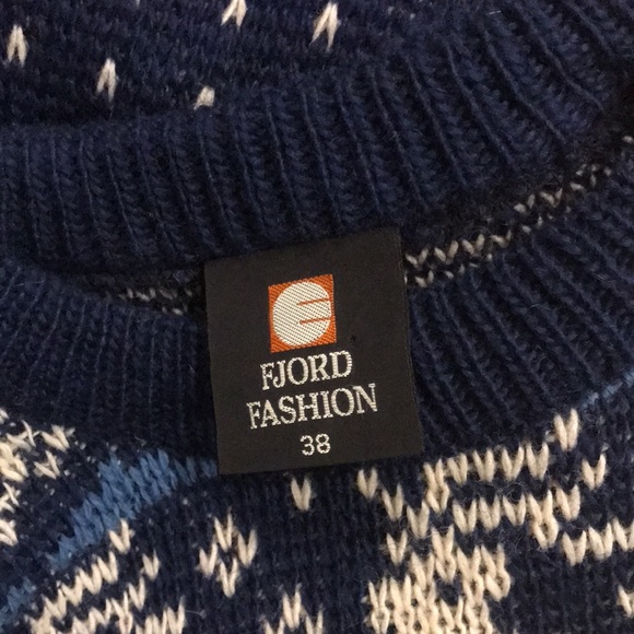 ⭐️ Vintage Not so Ugly Christmas Sweater - Picture 7 of 9